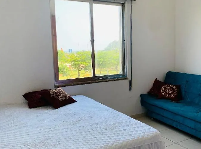 Apartamento Frente Ao Mar Em Santos Com Garagem